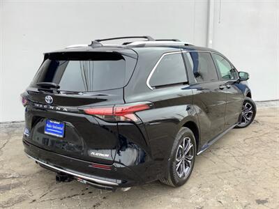 2025 Toyota Sienna Platinum   - Photo 8 - Crest Hill, IL 60403