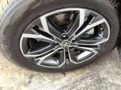 2025 Toyota Sienna Platinum   - Photo 76 - Crest Hill, IL 60403