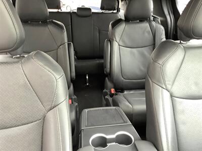 2025 Toyota Sienna Platinum   - Photo 60 - Crest Hill, IL 60403