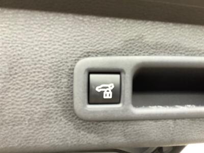 2025 Toyota Sienna Platinum   - Photo 75 - Crest Hill, IL 60403