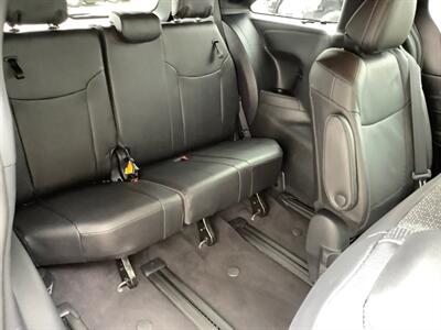 2025 Toyota Sienna Platinum   - Photo 43 - Crest Hill, IL 60403