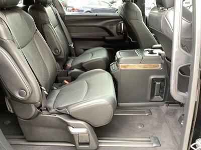 2025 Toyota Sienna Platinum   - Photo 42 - Crest Hill, IL 60403