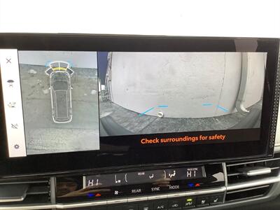 2025 Toyota Sienna Platinum   - Photo 6 - Crest Hill, IL 60403