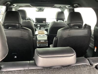 2025 Toyota Sienna Platinum   - Photo 70 - Crest Hill, IL 60403
