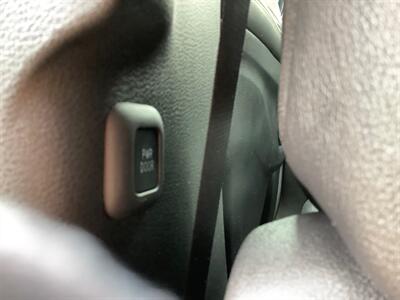2025 Toyota Sienna Platinum   - Photo 41 - Crest Hill, IL 60403