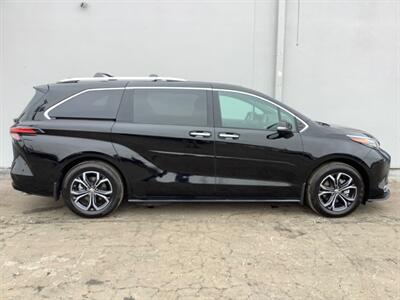 2025 Toyota Sienna Platinum   - Photo 9 - Crest Hill, IL 60403