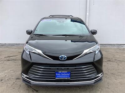 2025 Toyota Sienna Platinum   - Photo 12 - Crest Hill, IL 60403
