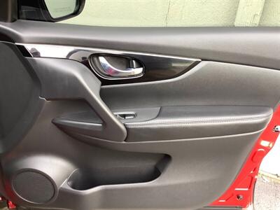 2017 Nissan Rogue Sport SL - Photo 33 - Crest Hill, IL 60403