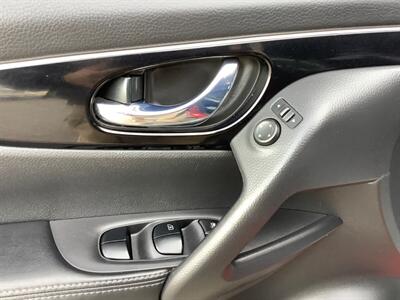 2017 Nissan Rogue Sport SL - Photo 12 - Crest Hill, IL 60403