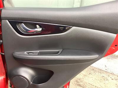 2017 Nissan Rogue Sport SL   - Photo 31 - Crest Hill, IL 60403