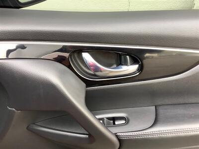 2017 Nissan Rogue Sport SL   - Photo 34 - Crest Hill, IL 60403
