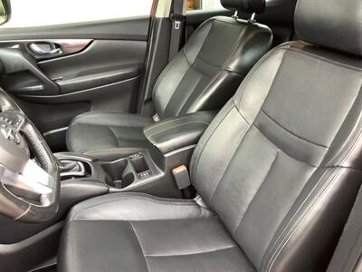 2017 Nissan Rogue Sport SL   - Photo 27 - Crest Hill, IL 60403