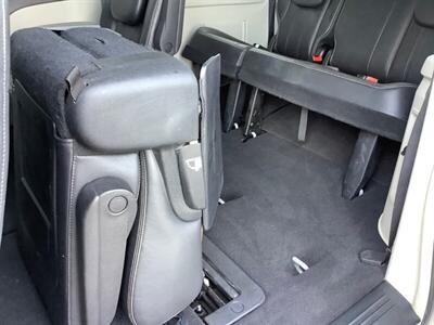 2012 Chrysler Town & Country Touring-L - Photo 25 - Crest Hill, IL 60403