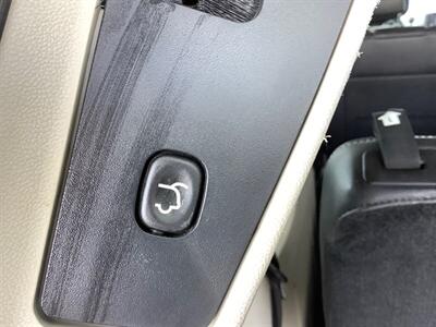 2012 Chrysler Town & Country Touring-L - Photo 45 - Crest Hill, IL 60403