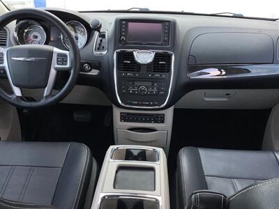 2012 Chrysler Town & Country Touring-L - Photo 40 - Crest Hill, IL 60403