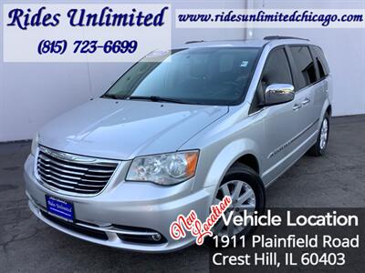 2012 Chrysler Town & Country Touring-L   - Photo 1 - Crest Hill, IL 60403