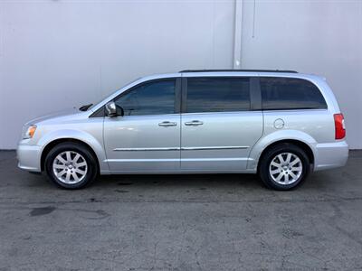 2012 Chrysler Town & Country Touring-L   - Photo 3 - Crest Hill, IL 60403