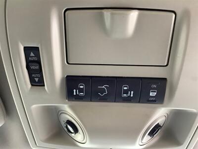 2012 Chrysler Town & Country Touring-L   - Photo 31 - Crest Hill, IL 60403