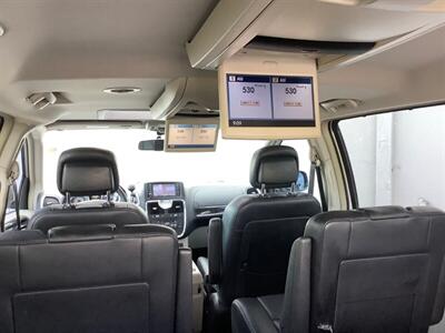 2012 Chrysler Town & Country Touring-L - Photo 42 - Crest Hill, IL 60403