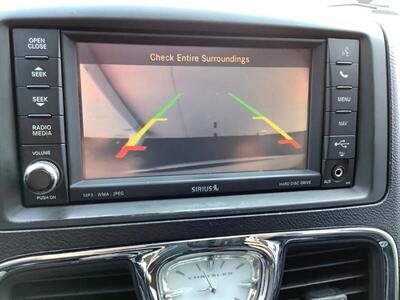 2012 Chrysler Town & Country Touring-L - Photo 10 - Crest Hill, IL 60403