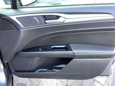 2014 Ford Fusion Energi Titanium   - Photo 34 - Crest Hill, IL 60403