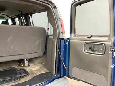 2002 Chevrolet Express G2500 LS   - Photo 25 - Crest Hill, IL 60403