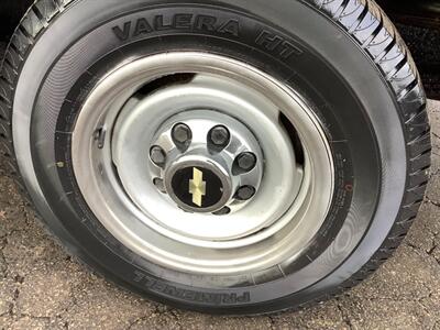 2002 Chevrolet Express G2500 LS   - Photo 33 - Crest Hill, IL 60403