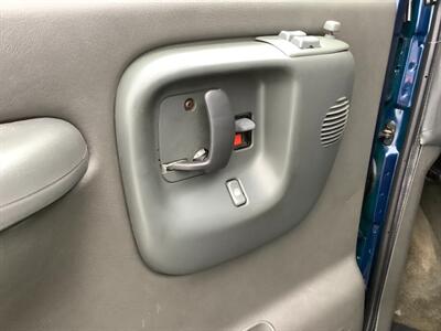 2002 Chevrolet Express G2500 LS   - Photo 11 - Crest Hill, IL 60403