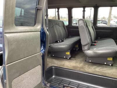 2002 Chevrolet Express G2500 LS   - Photo 19 - Crest Hill, IL 60403