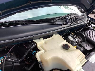 2002 Chevrolet Express G2500 LS   - Photo 38 - Crest Hill, IL 60403