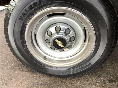 2002 Chevrolet Express G2500 LS   - Photo 34 - Crest Hill, IL 60403