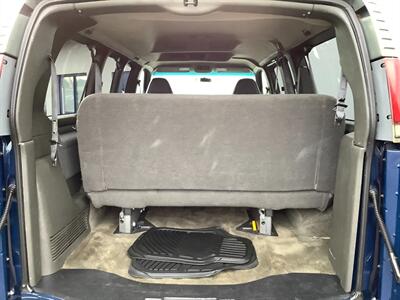 2002 Chevrolet Express G2500 LS   - Photo 27 - Crest Hill, IL 60403