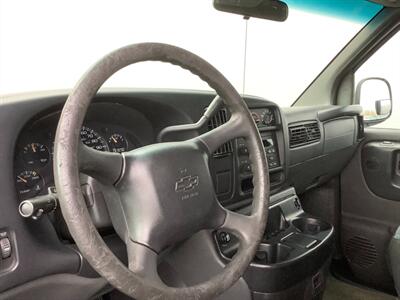 2002 Chevrolet Express G2500 LS   - Photo 16 - Crest Hill, IL 60403