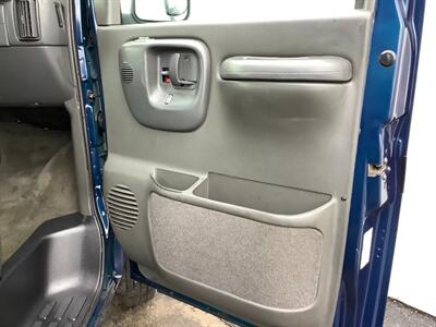 2002 Chevrolet Express G2500 LS   - Photo 23 - Crest Hill, IL 60403