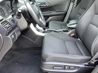 2015 Honda Accord Sport   - Photo 13 - Crest Hill, IL 60403