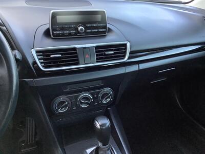 2014 Mazda Mazda3 i Touring   - Photo 14 - Crest Hill, IL 60403