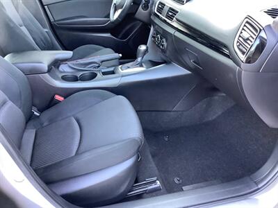 2014 Mazda Mazda3 i Touring   - Photo 26 - Crest Hill, IL 60403