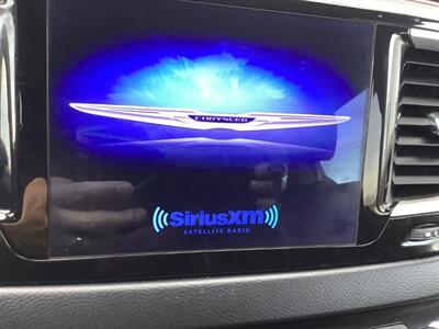 2017 Chrysler Pacifica Touring-L   - Photo 18 - Crest Hill, IL 60403