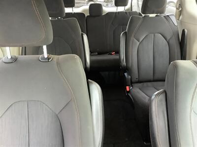 2017 Chrysler Pacifica Touring-L   - Photo 42 - Crest Hill, IL 60403