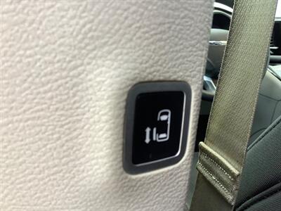 2017 Chrysler Pacifica Touring-L   - Photo 31 - Crest Hill, IL 60403