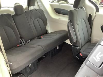 2017 Chrysler Pacifica Touring-L   - Photo 34 - Crest Hill, IL 60403