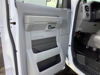 2012 Ford E-250   - Photo 13 - Crest Hill, IL 60403