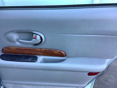 2003 Buick LeSabre Custom   - Photo 22 - Crest Hill, IL 60403