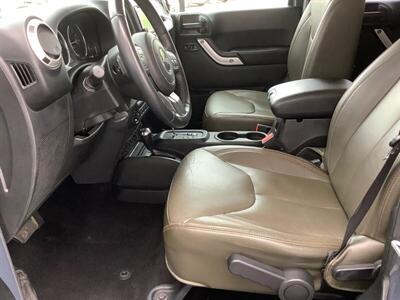 2017 Jeep Wrangler Sahara - Photo 14 - Crest Hill, IL 60403