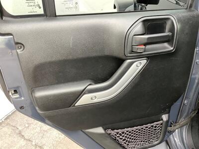 2017 Jeep Wrangler Sahara - Photo 28 - Crest Hill, IL 60403