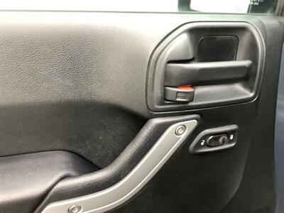 2017 Jeep Wrangler Sahara - Photo 13 - Crest Hill, IL 60403