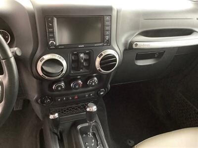 2017 Jeep Wrangler Sahara - Photo 16 - Crest Hill, IL 60403