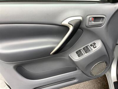 2001 Toyota RAV4   - Photo 8 - Crest Hill, IL 60403