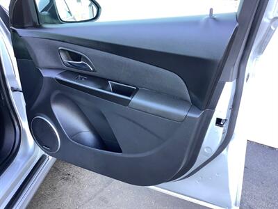 2014 Chevrolet Cruze 2LT Auto   - Photo 30 - Crest Hill, IL 60403