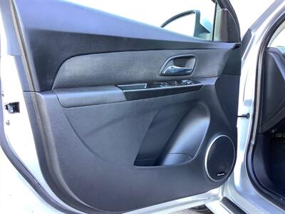 2014 Chevrolet Cruze 2LT Auto   - Photo 15 - Crest Hill, IL 60403